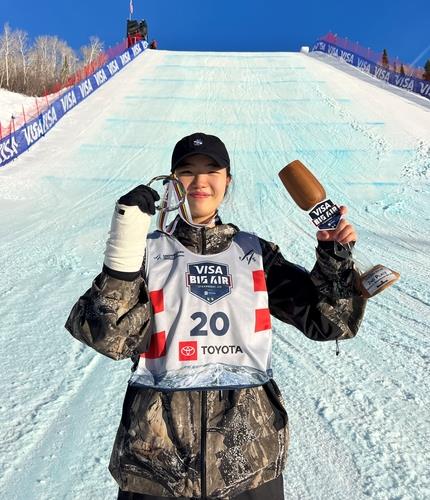 Teen snowboarder captures 1st career World Cup medal