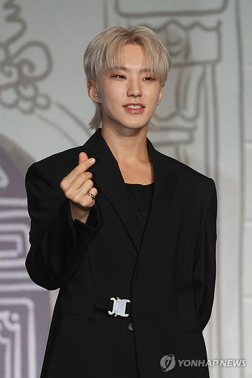 Hoshi enlistment photo