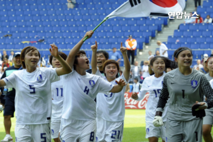 池邵莲进球 韩U20女足世界杯排名第三位