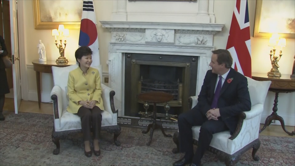 韩英首脑商定至2020年将两国贸易投资规模翻一番