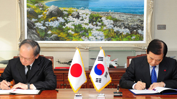 韩日正式签署《军事情报保护协定》