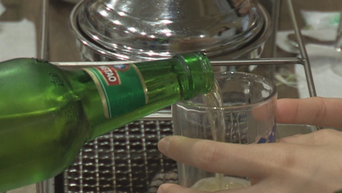 调查:韩“独酒族”剧增 近四成曾过量饮酒