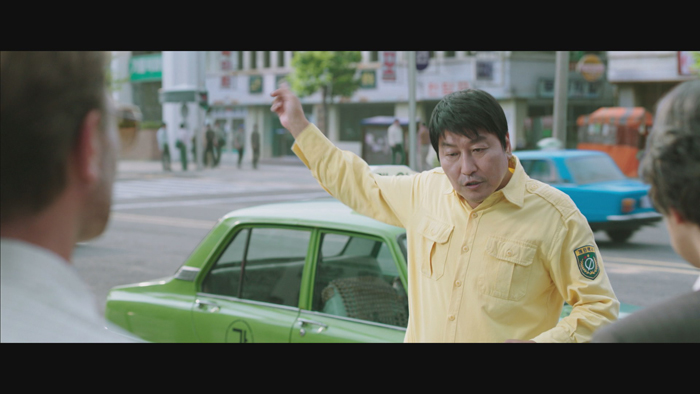 韩国票房：《出租车司机》力压《军舰岛》登票房榜首