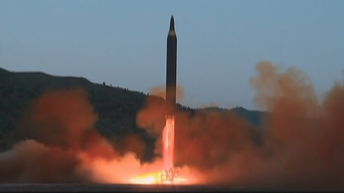 朝鲜扬言向关岛近海齐射4枚中程导弹