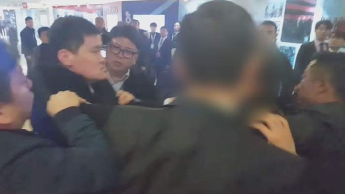 韩青瓦台敦促中方调查处理韩国记者在华被殴事件