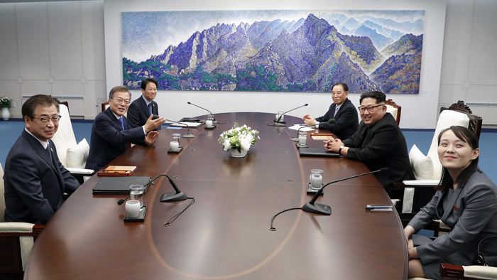 韩朝首脑会谈上午日程结束 双方均称进展顺利
