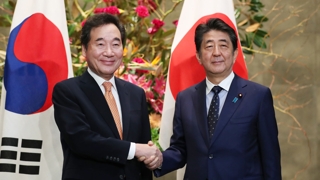 韩国总理李洛渊会见日本首相安倍晋三