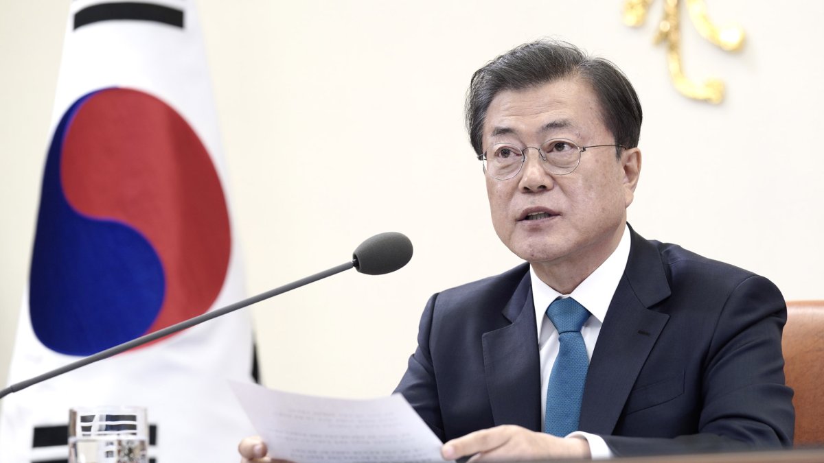 文在寅表示将与国际社会共享韩国成功抗疫模式