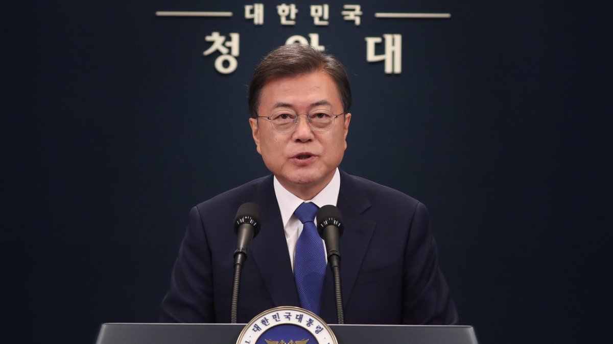 文在寅发表就任总统三周年特别讲话 韩联社 文在寅发表就任总统三周年特别讲话 韩联社