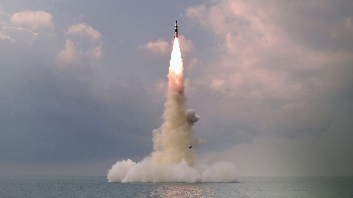 朝鲜发射2枚弹道导弹 或反制韩美日反潜联演