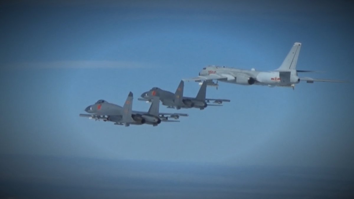 8架中俄军机飞入韩国防识区 韩战机伴飞