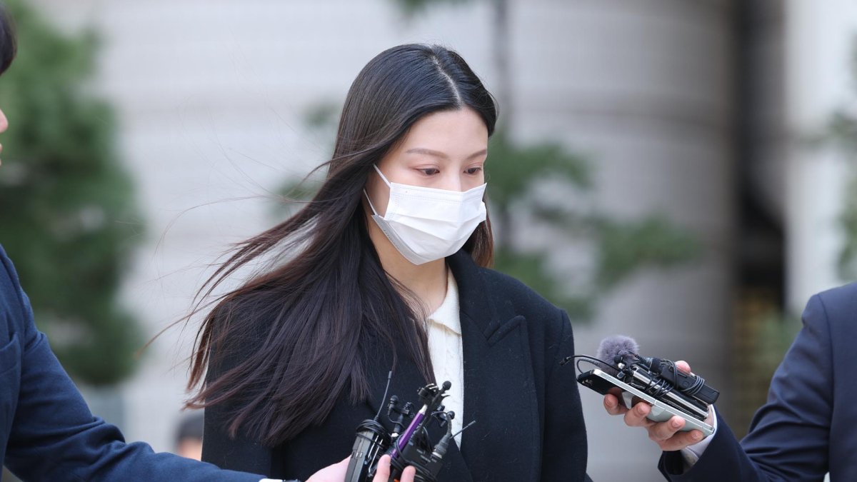 韩祖国革新党党首曹国之女升学弊案一审被判有罪