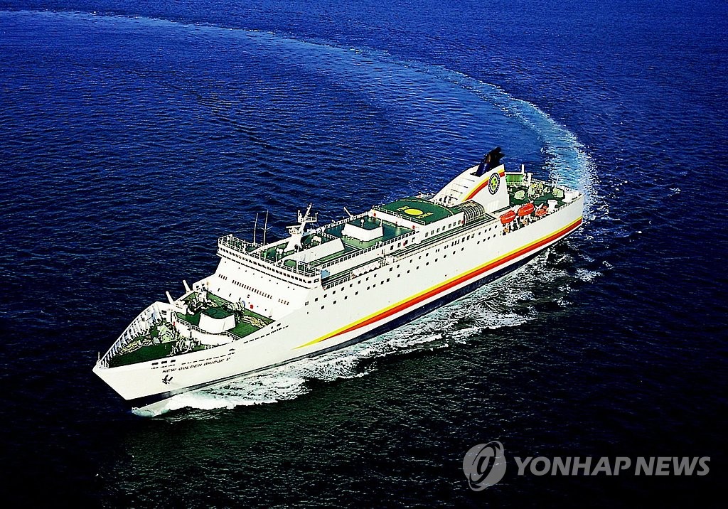 资料图片：仁川至中国的轮渡船 韩联社