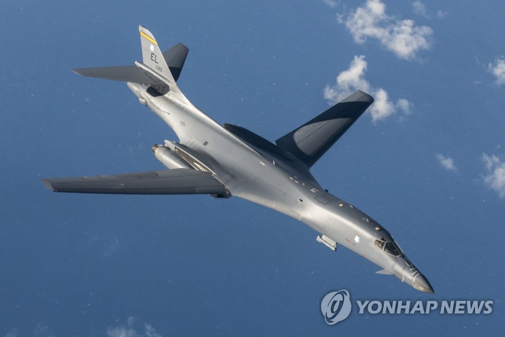 资料图片： B-1B“枪骑兵”长程战略轰炸机 韩联社