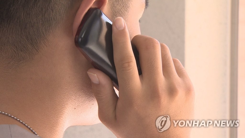 韩军士兵使用手机试点范围4月扩至全部队