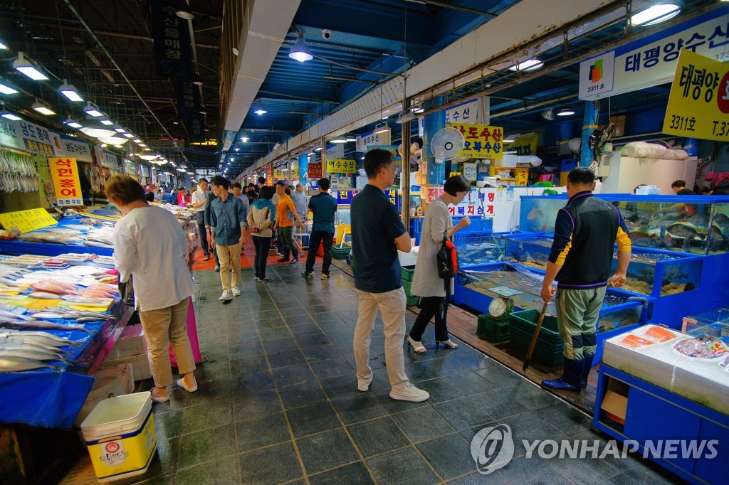 资料图片：图为首尔市麻浦区一处市场，摄于2018年9月23日。（韩联社）