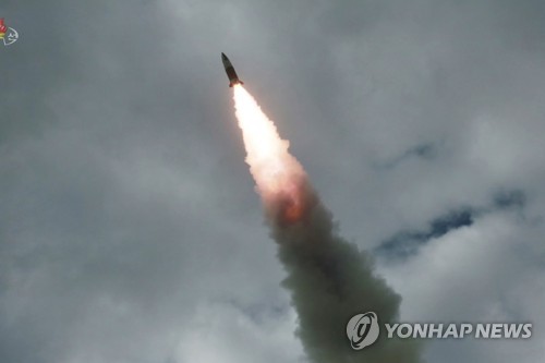资料图片：朝鲜导弹发射场面 韩联社/朝中社（图片仅限韩国国内使用，严禁转载复制）