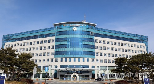 폰테크 달인 농기계보험견적서 허위로 손해사정 보고서 작성, 뒷돈 수억 챙겨 