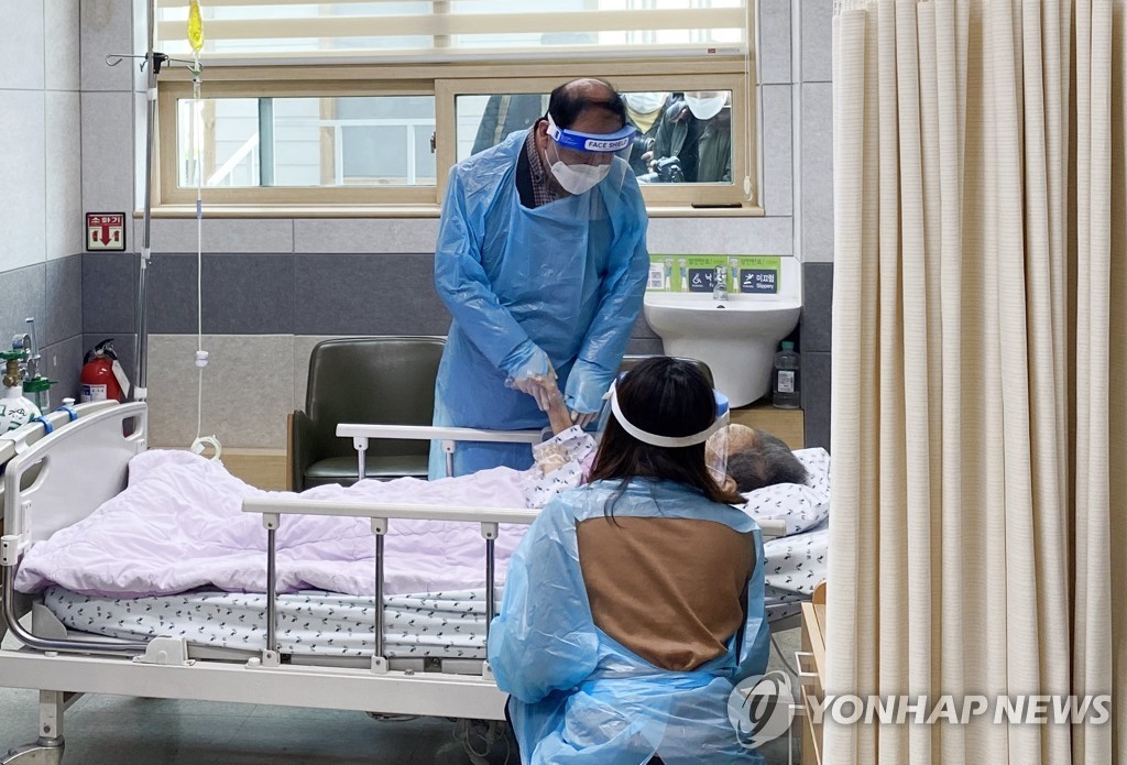韩针对疗养机构加大防疫力度以防突破性感染