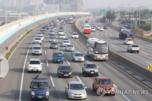 韩国汽车登记量破2500万辆 平均每两人一辆