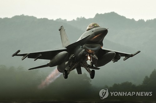 韩一架KF-16战机坠毁 未造成人员伤亡
