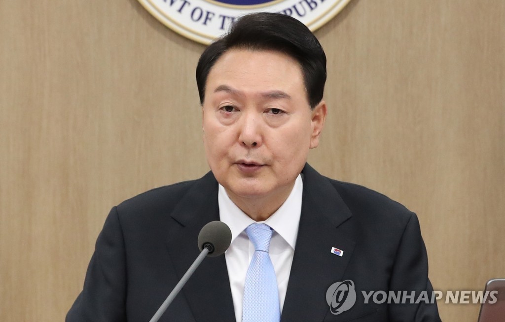 资料图片：6月13日，在龙山总统府，尹锡悦在国务会议上发言。 韩联社/总统室通讯摄影记者团