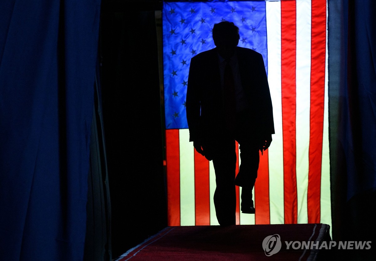 트럼프, 해리스 상승세에 '싹쓸이' 포기…경합주 '선택과 집중'