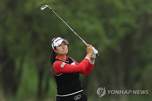 Kim A-lim 3 shots off lead at weather-interrupted LPGA major