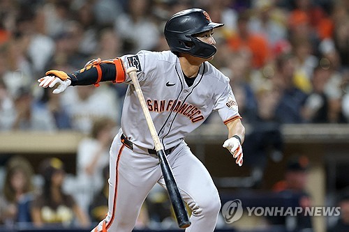 Giants' Lee Jung-hoo extends season-best hitting streak to 10 games