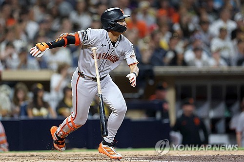 Giants' Lee Jung-hoo sets new season high with 9-game hitting streak