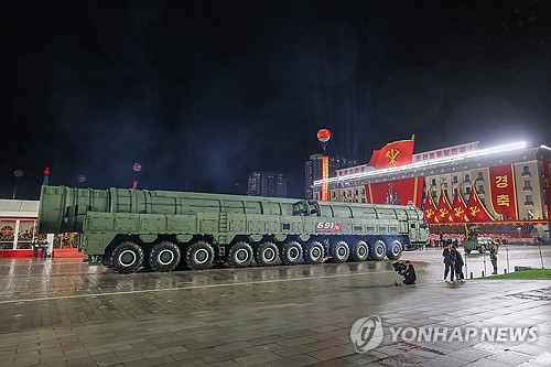 폰테크 달인 – 北열병식에 새 ICBM 화성-20형 등장…”최강 핵전략무기체계”