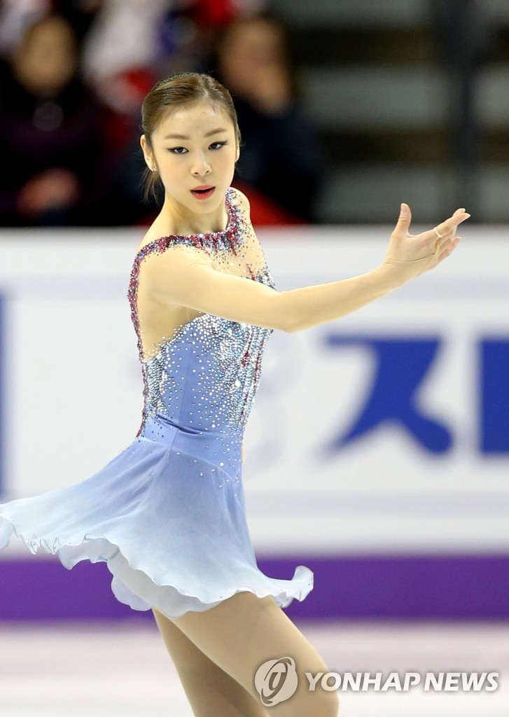 金妍儿17日(韩国时间)在2013年国际滑联(isu)花样滑冰锦标赛女单比赛