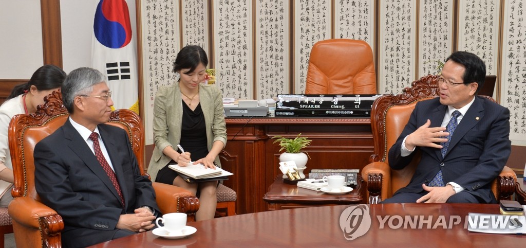 韩国会议长郑义和会见中国驻韩大使邱国洪