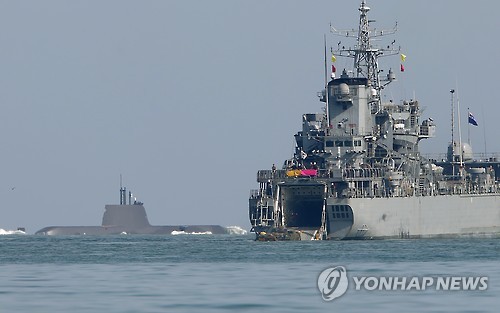 (LEAD) 3 crew members injured in Navy warship fire