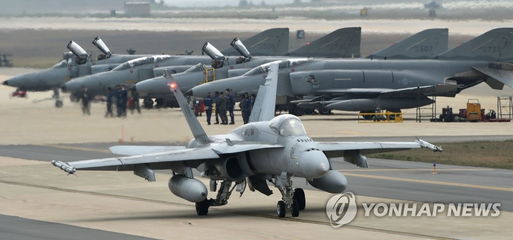 韩美空军进行联合作战演习
