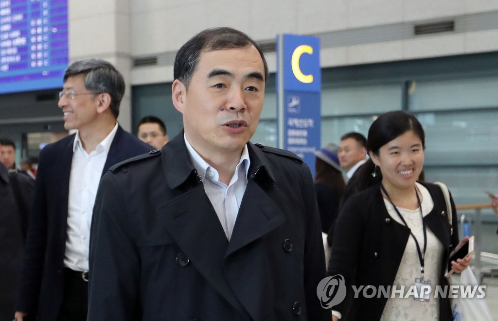 中国外交部部长助理孔铉佑抵韩