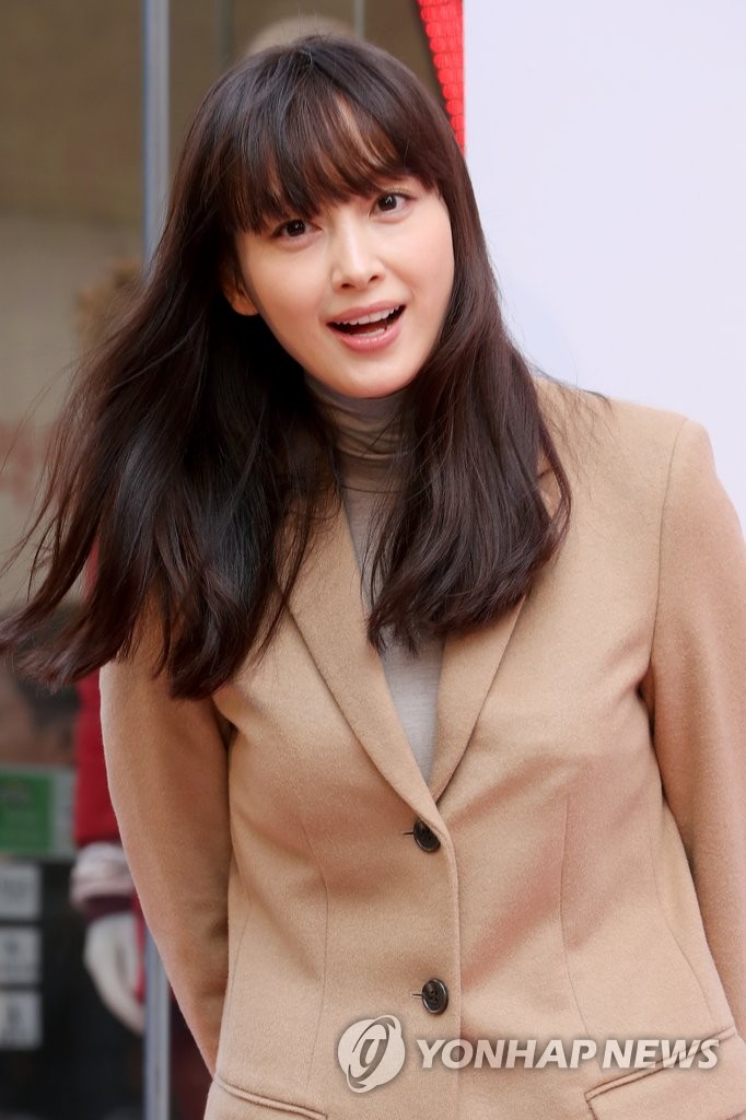 李奈映出席代言活动