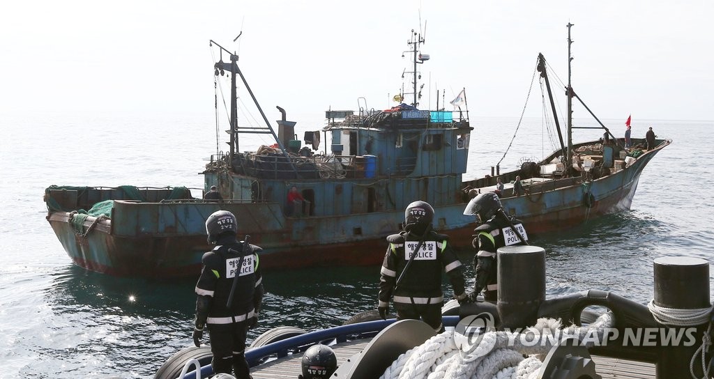 韩海警拟在捕蟹旺季严打非法捕捞中国渔船 - 1