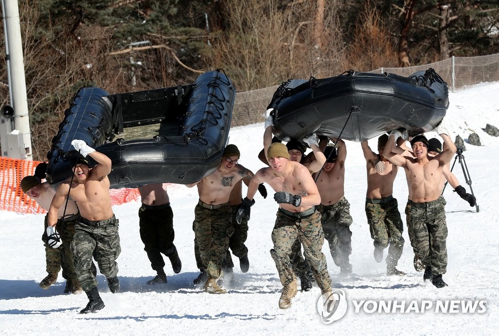 韩美海军陆战队冬季联合训练