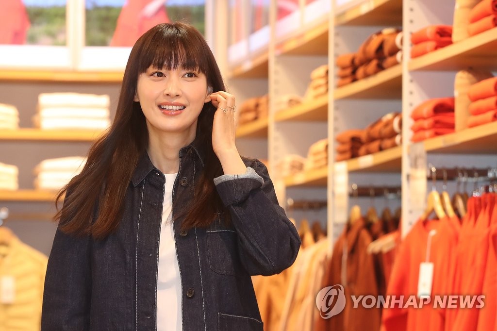 李娜英甜笑好迷人