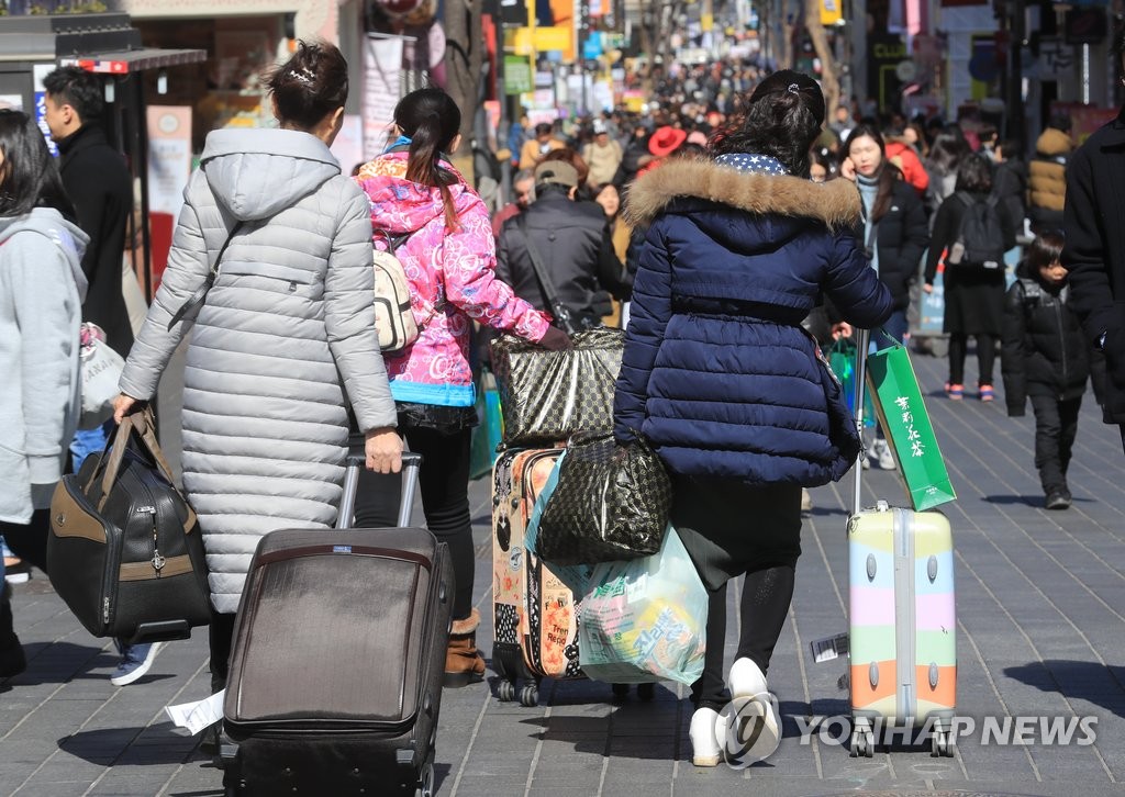 明洞街头的中国游客