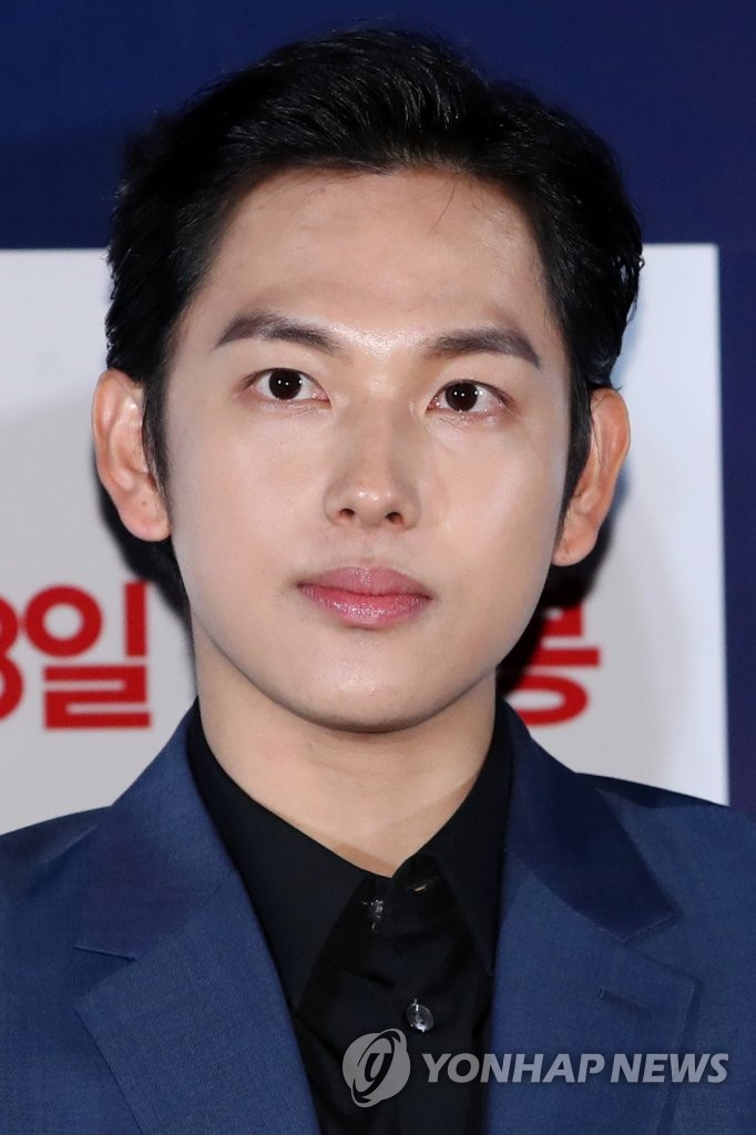 在首尔cgv星聚汇影城往十里店,演员林时完出席新片《不汗党:坏家伙们