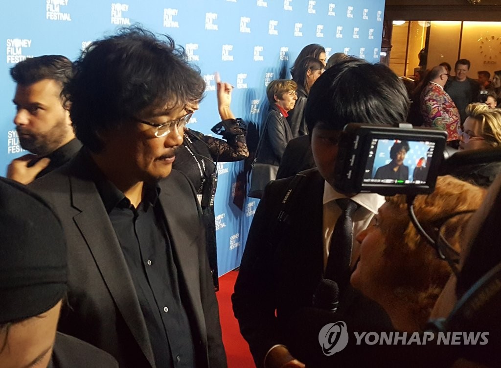 奉俊昊接受澳媒采访