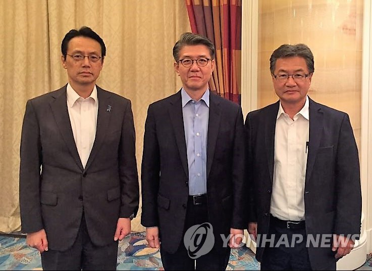 六方会谈韩美日团长在新加坡会晤
