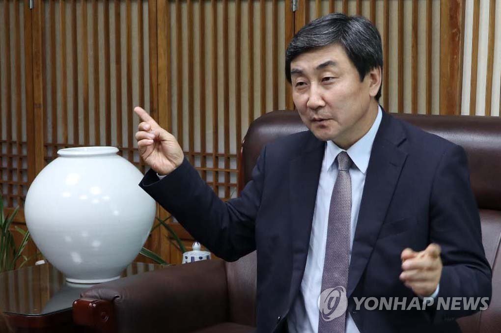 韩中文化协会长接受采访