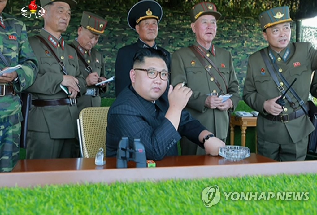 金正恩视察对韩夺岛演习