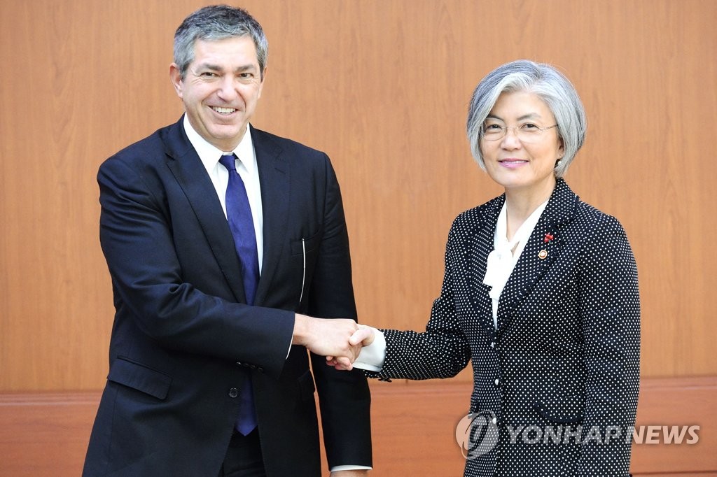 韩外长会见欧盟人权事务特别代表
