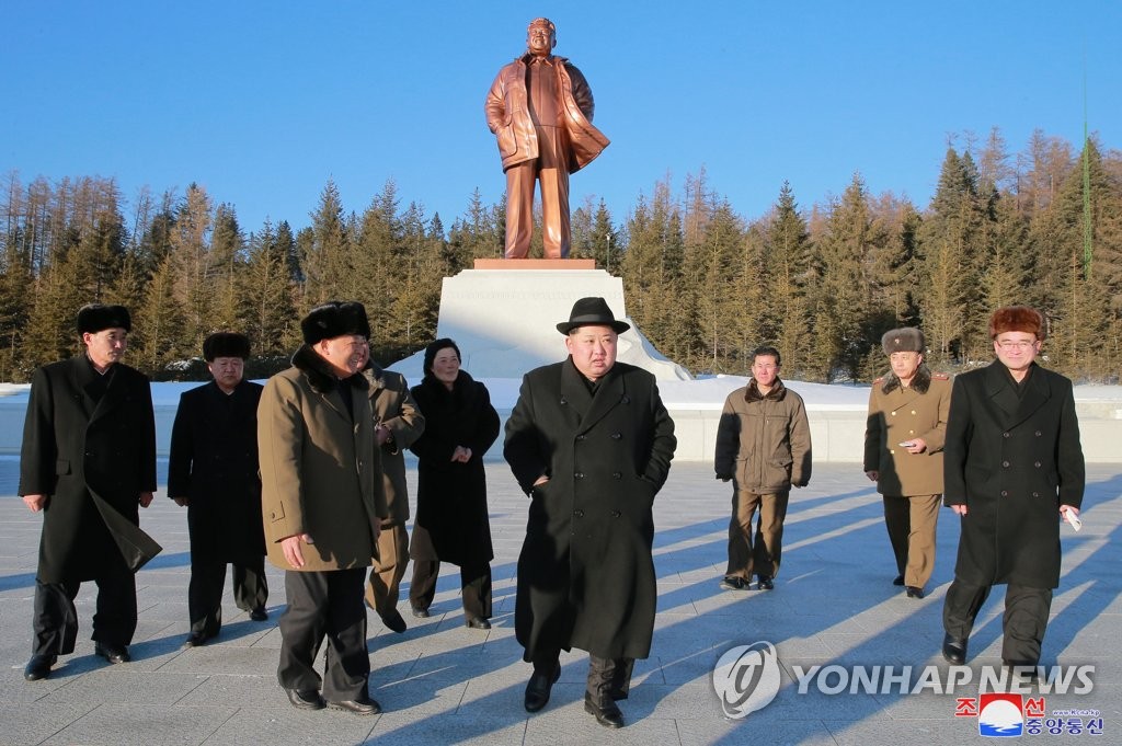 金正恩视察三池渊设施