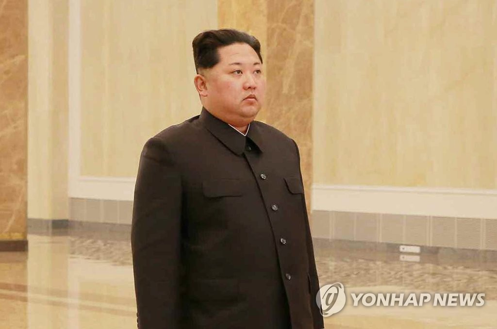 金正恩参谒锦绣山太阳宫