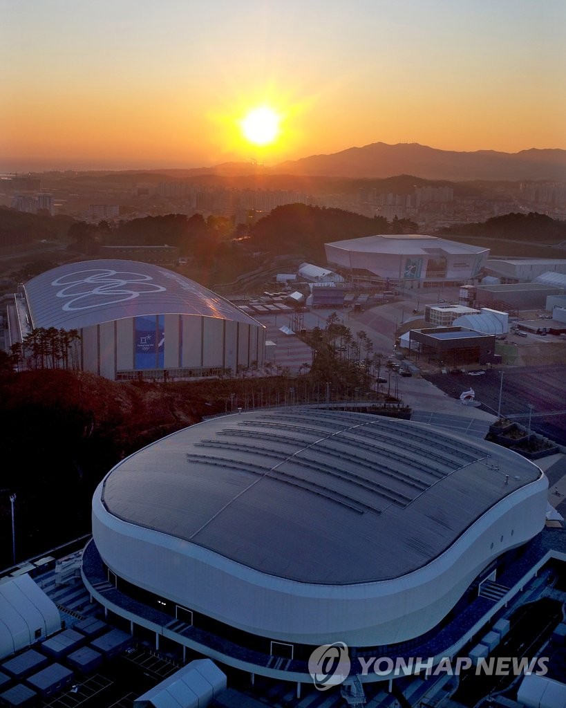 太阳映照江陵奥林匹克公园